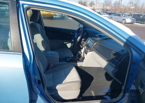 2013 Toyota Camry Le z USA, uszkodzony, nr VIN 4T1BF1FKXDU653743